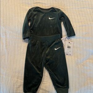 Nike baby Dark Green logo embossed outfit